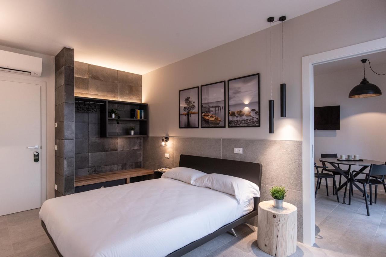 פסקיארה דל גארדה Sei Garda Apartments מראה חיצוני תמונה